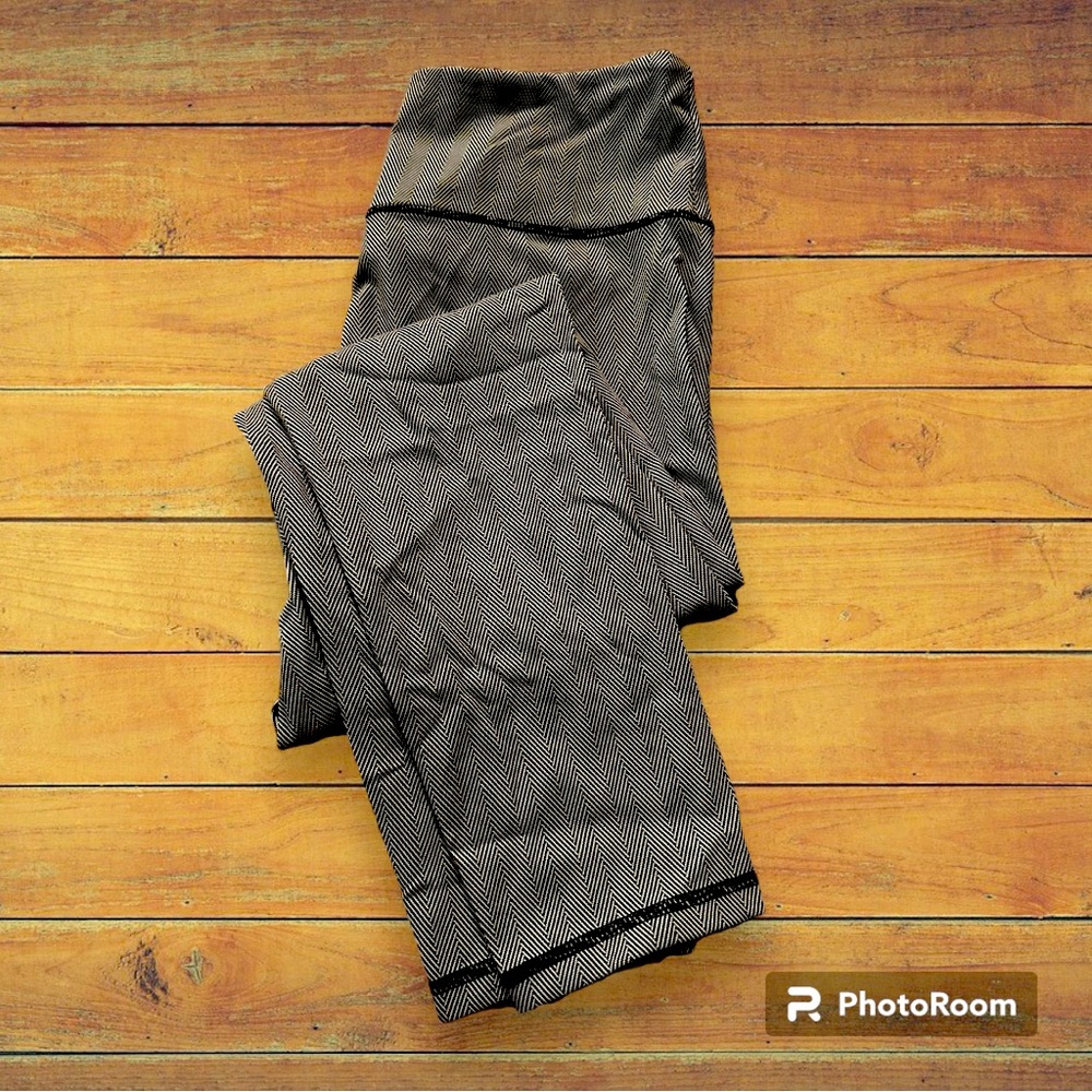 ‼️SOLD‼️ 𝙀𝙐𝘾 𝙕𝙔𝙄𝘼 Black Herringbone Hi-Rise 7/8 24" - 𝙎𝙄𝙕𝙀 12